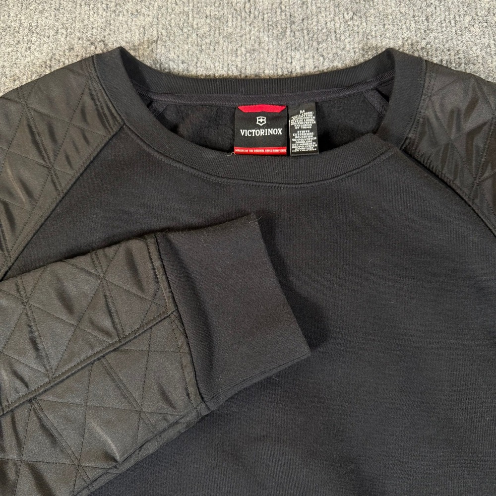 Victorinox Swiss Army Mens Black Quilted Sleeve Crewneck Sweatshirt Medium #3819